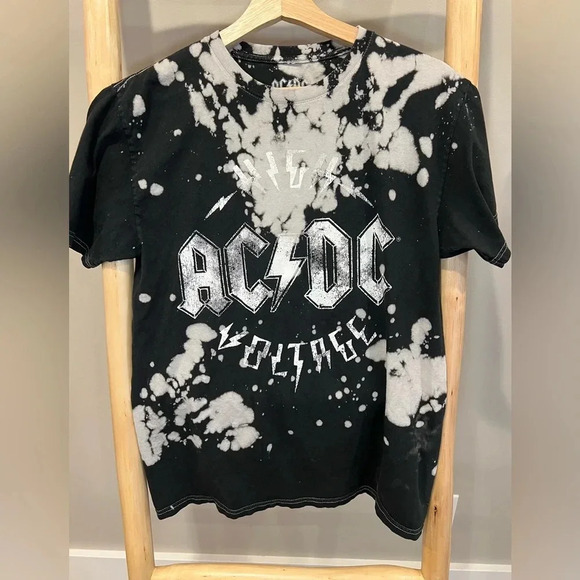 ACDC Graphic Bleach Wash Tee Size S/M crewneck - Picture 1 of 8